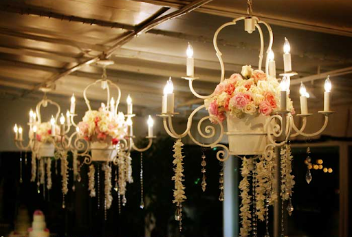 i 39m loving the crystal chandeliers that would be the perfect centerpiece