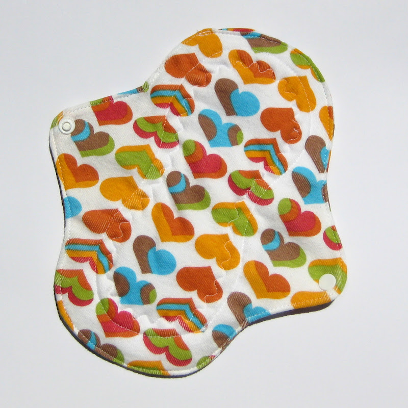 Kiki Pads Petite Liner, Rainbow Hearts Print