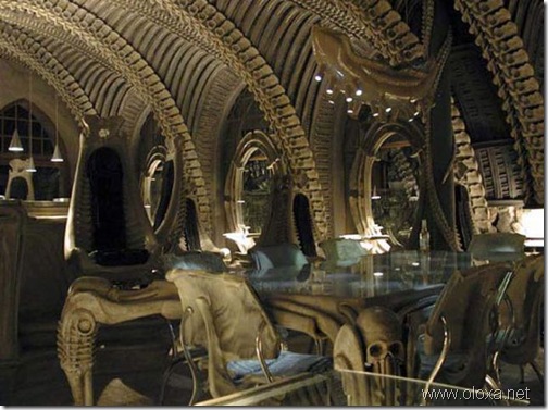 alien-bar-lead1