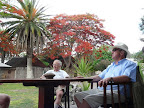 "Die Herren" relaxen in der Onguma Lodge. "Die Herren" relaxen in der Onguma Lodge.