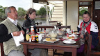 Ein tolles Frühstück auf dem Hausboot, rundherum tollste Natur und ganz allein, das ist der Wahre Luxus. Ein tolles Frühstück auf dem Hausboot, rundherum tollste Natur und ganz allein, das ist der Wahre Luxus.