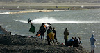 Das ist SPEED ! Hier gehts richtig ab. Ich war mal Surflehrer in Hurghada, Kos und Kreta und habe die VDWS B -Lizenz und deshalb interessiere ich mich für den Sport. Das ist SPEED ! Hier gehts richtig ab. Ich war mal Surflehrer in Hurghada, Kos und Kreta und habe die VDWS B -Lizenz und deshalb interessiere ich mich für den Sport.