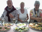 Der Tisch ist mal wieder reichlich gedeckt bei der Catamaran Tour. Der Tisch ist mal wieder reichlich gedeckt bei der Catamaran Tour.