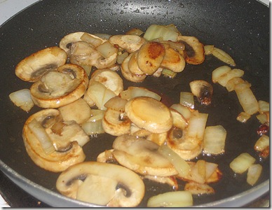 fried mushrooms with onions