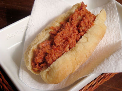 Cachorro quente com carne moída Cachorro quente de carne moída