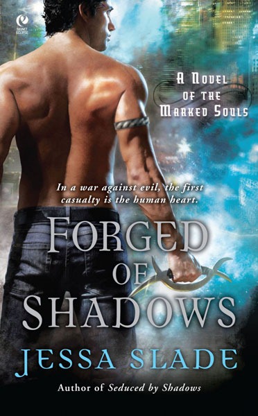 [jessica_slade-forged-of-shadowsx6002.jpg]