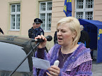 Перед мітингувальниками виступає Ірина Сех