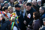 Олег Тягнибок іде до сцени