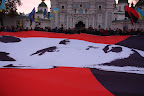 Величезний банер з зображенням Бандери