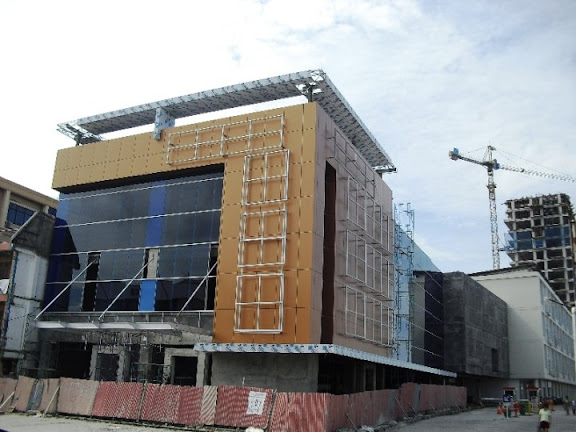 Entrance Building 12 April 2010