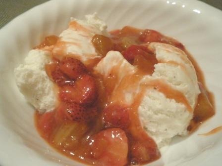 [strawberry rhubarb topping[3].jpg]