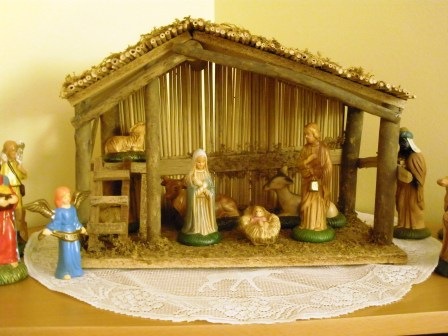 [Christmas decorations-creche[3].jpg]