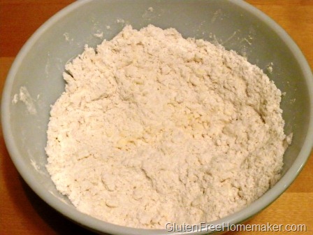 [biscuit - dry ingredients with butter[5].jpg]