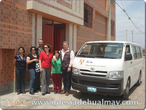 Arie – Fundades visitaron instalaciones de la Parroquia de Hualmay