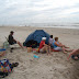 Ons basiskamp op het strand
