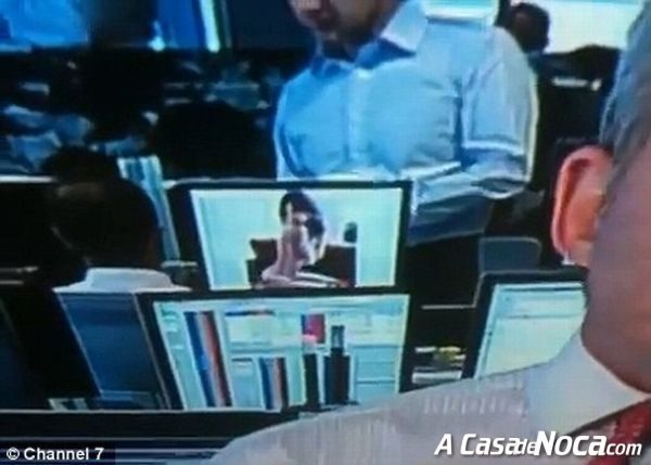 [banker_busted_on_tv_news_02[4].jpg]