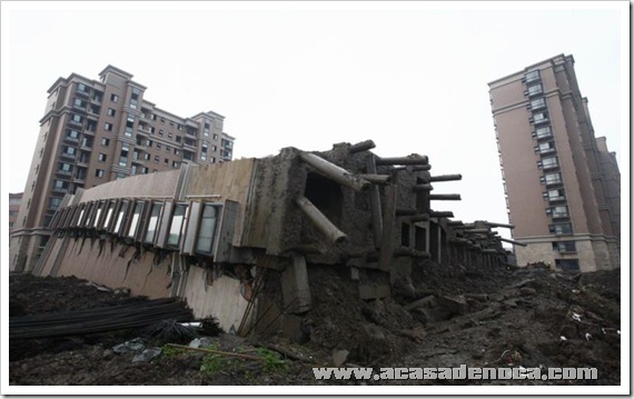 building_collapse_08