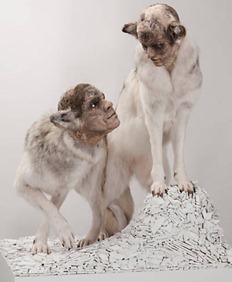 A escultura na foto se chama "Bully" e mostra dois lobos brancos canadenses