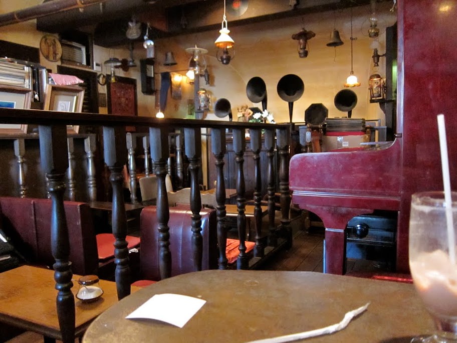 Cafe du Violon in Asagayakita