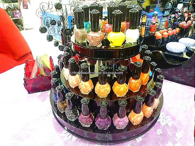 [anna sui nail varnish[2].jpg]