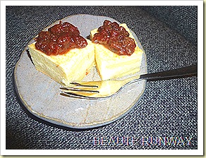 Takumi Tokyo Cheesecake wirh red beans