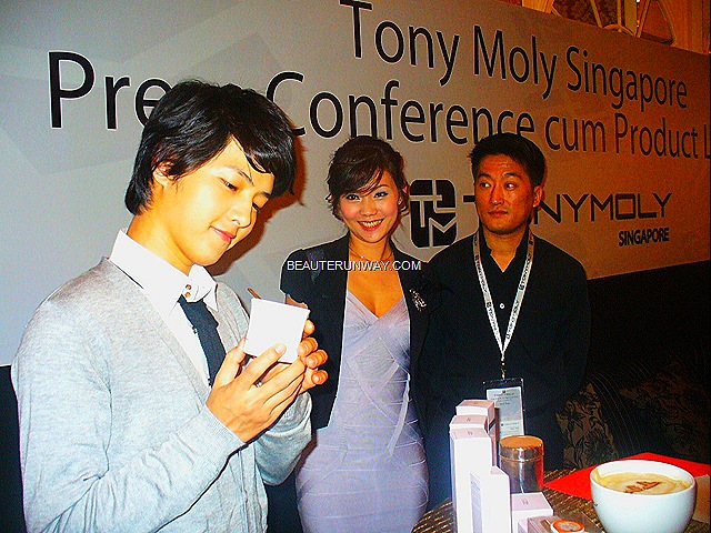 [Tony Moly  Song Joong Ki Singapore Visit[12].jpg]