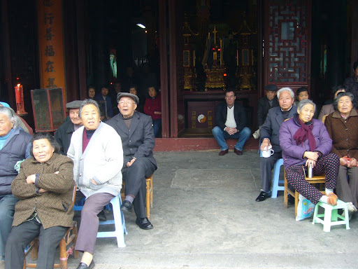 Zhujiajiao People Square. Opera presentation by the Shanghai People Opera troupe.