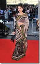 Aishwarya-Rai-Sabyasachi-Sari-At-Ravan-Preimere-UK Aishwarya-Rai-Sabyasachi-Sari-At-Ravan-Preimere-UK