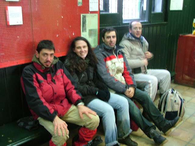 Reponiendo fuerzas en la estación