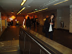 Tomada el 31 de marzo y refleja un pasillo del metro de París.