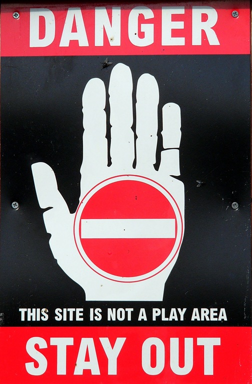 [dangerstayout6.jpg]