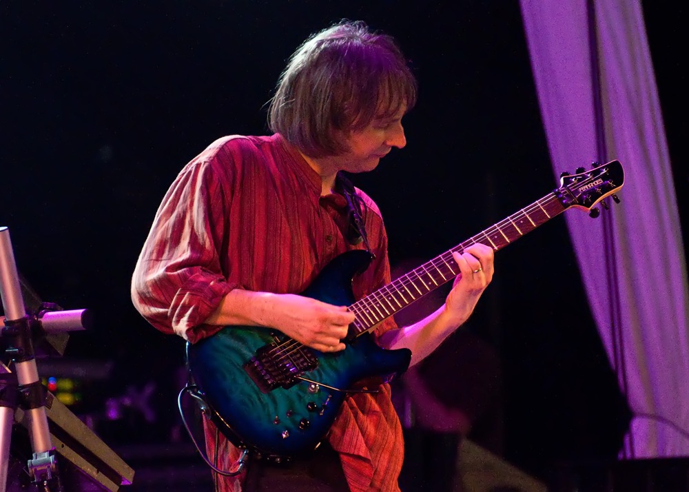 [dave bainbridge of iona at grapevine 09[10].jpg]