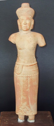 [k14 diety standing female terracotta 25.5x7.7cm preAngkor[2].jpg]