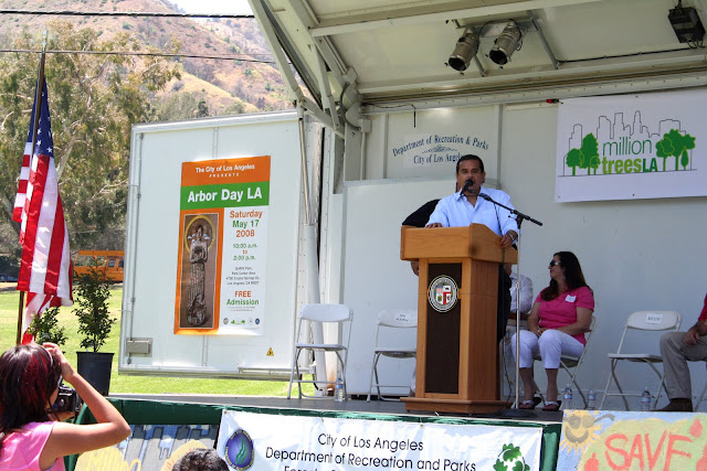 Los Angeles Mayor Antonio Villaraigosa speaking at the event