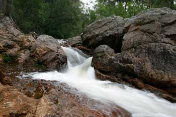 [090907_dslr-flowing-water[4].jpg]