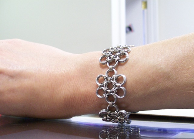 [bracelet003 blog[2].jpg]
