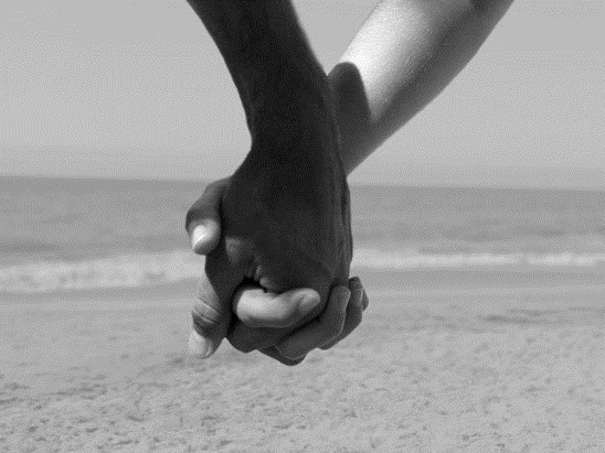 [couple-holding-hands[4].jpg]