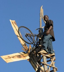 William Kamkwamba [executivosbrasil.blogspot.com]