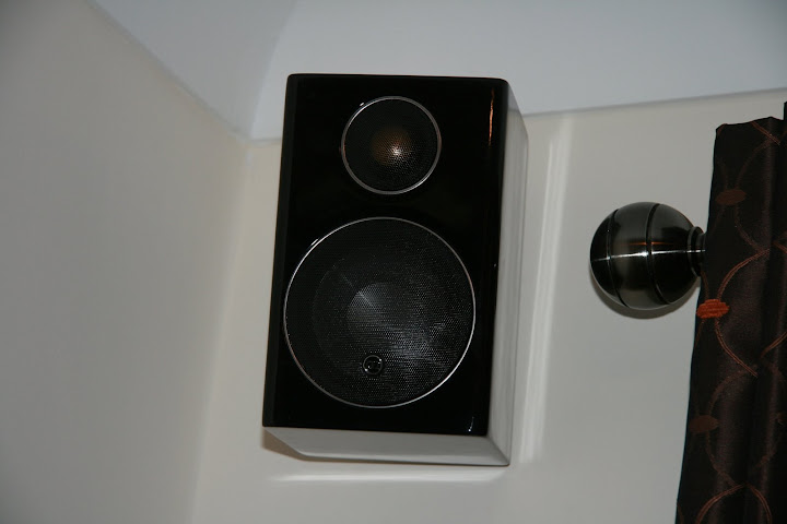 Left rear satellite speaker