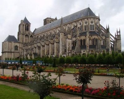 [bourges[2].jpg]