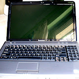 The screen itself has a glossy finish, which is nice. Reflections are not evident when the laptop is switched on