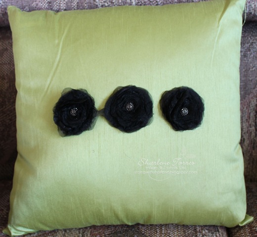 [cushion with rosettes[4].jpg]