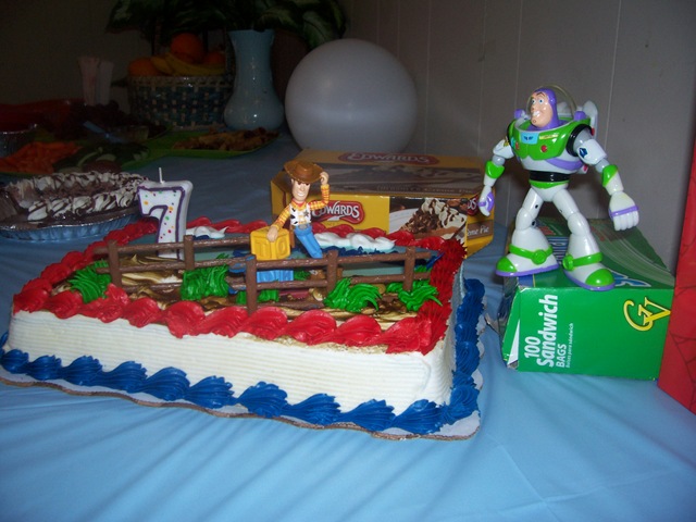 [Roan's birthday 016 - Copy[3].jpg]