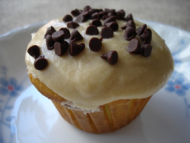[Chocolate Chip Cookie Dough Cupcakes (12)[2].jpg]