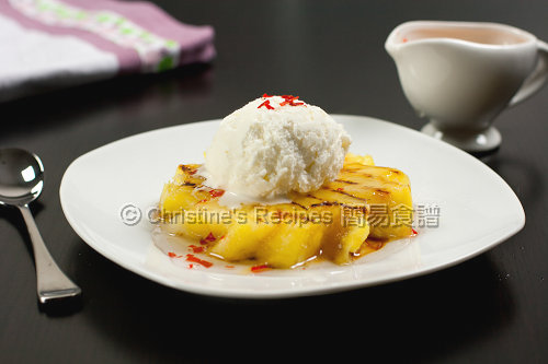 Pineapple with Ice Cream & Chilli Syrup02