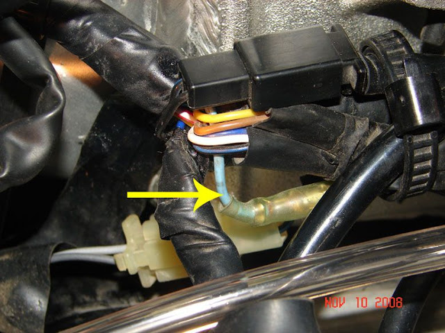 HOW TO: 98-01 R1 Remove Fuel Tank, Airbox, Carburetors and ... 2012 yzf r1 wire diagram 