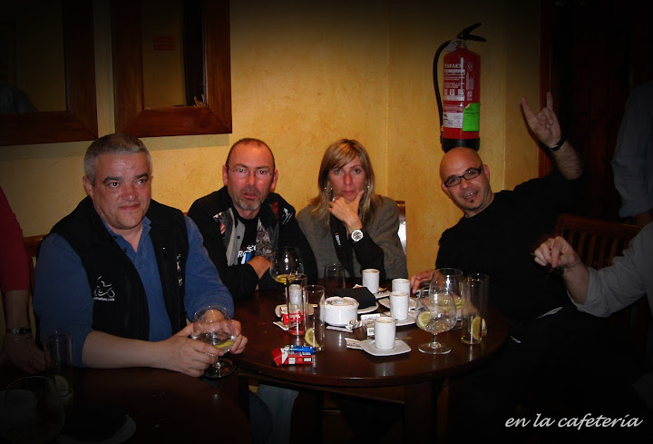 en%20la%20cafeteria.JPG