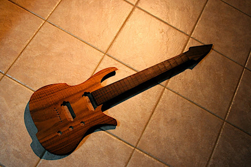 2010.03.15 Update: Proto 1 body and neck carved!