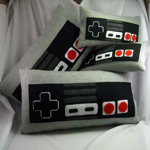 [nes-controller-pillows1[4].jpg]