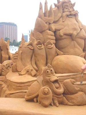 [Amazing+Sand+Sculptures+04[4].jpg]